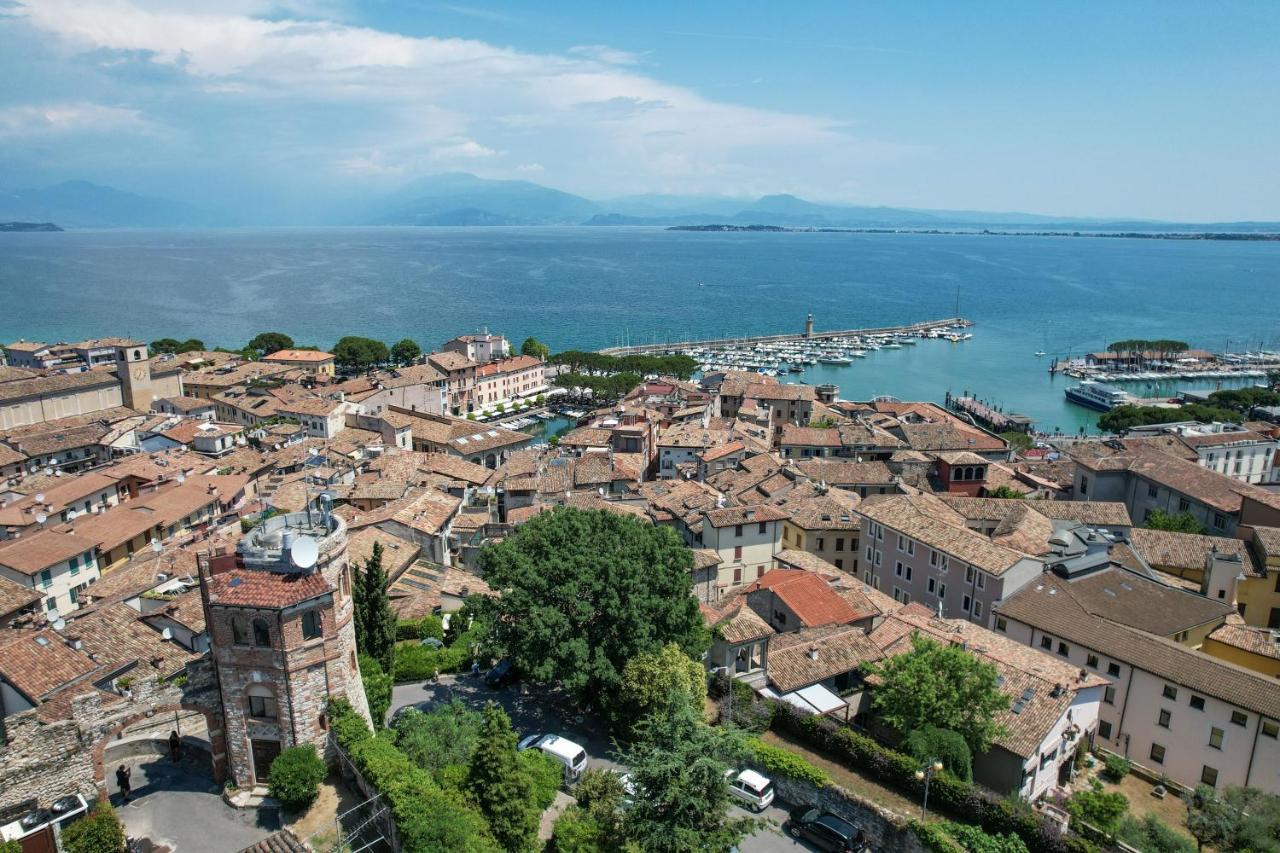 Steps From The Lake - Charme In The Inner City Desenzano del Garda Exteriör bild